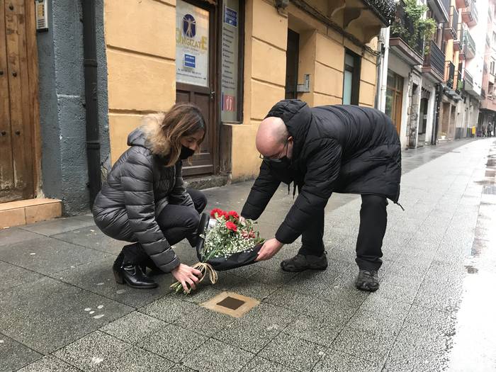 Nazien atzaparretan egondako billabonatarrak gogoan, Holokaustoaren Biktimen Oroimenerako Nazioarteko Egunean