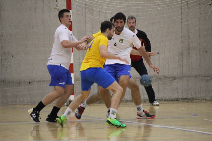 Tolosa Eskubaloi vs bidasoa b 2015 1 1445253725358