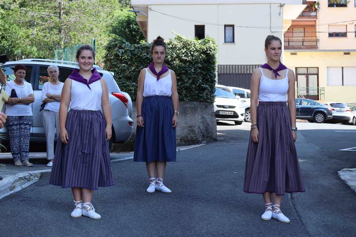 Meza nagusiaren osteko dantz 2 1661685515552