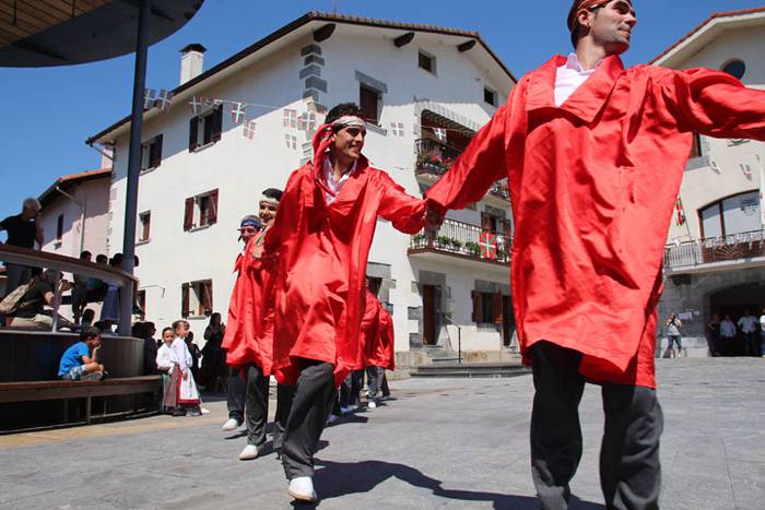 Axeriak dantzan Adunan 80 1471261225465