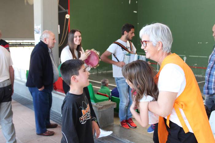 Pilotariei eta aizkolariei b 5 1557927112201