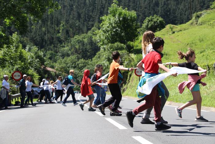 "Gu bezala, beste 100.000 za 83 1528637336993