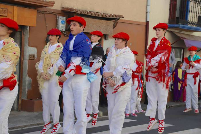 Dantzatzen duen herria 32 1581859452926