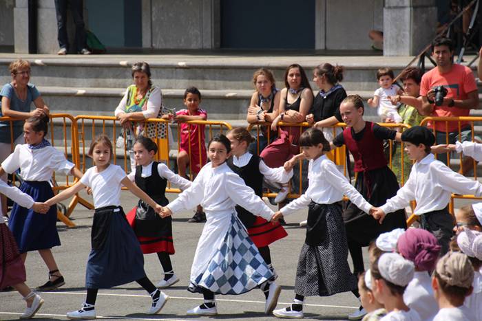 Dantzari txiki eguna Anoetan 9 1497181489168