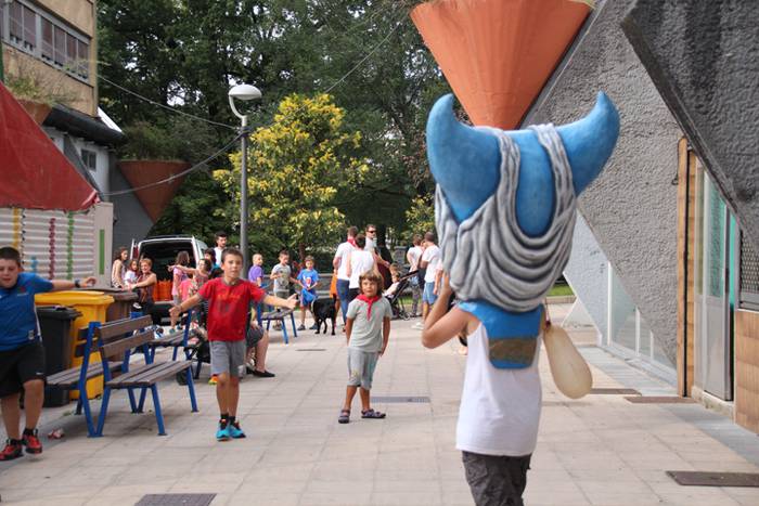 Izaskun auzoko jaiak 2016 26 1472837436820