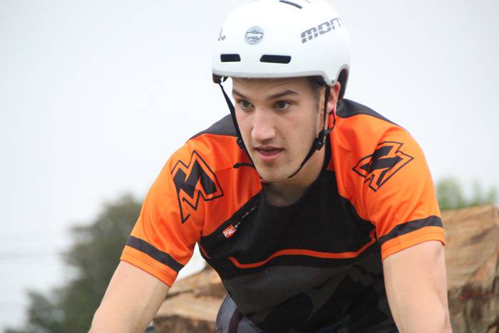 Erakustaldi batekin hasi dir 25 1496515076013