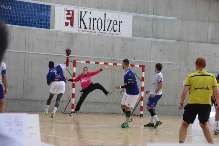 Tolosa CF eskubaloia prest d 22 1535892106589