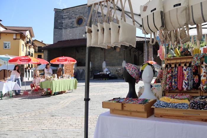 Artisautza eta janari azokan izen emateko aukera zabalik