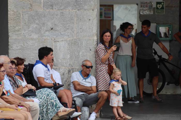 Dantza sokara batu dira emak 24 1660153176897