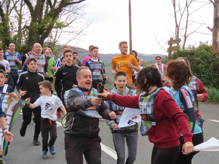 korrika, furgonetatik, Aizto 13 1649421631141