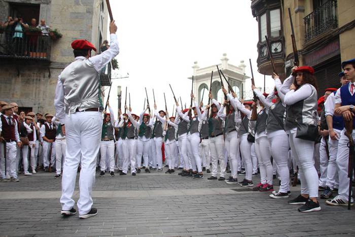 Lizarrez apaindutako kaleeta 161 1498312074034