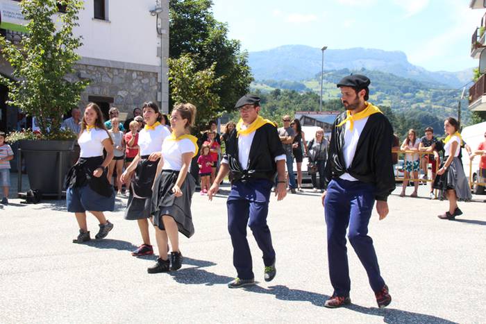 ZIZURKILGO JAIAK 2017. TXUPI 33 1502547519162