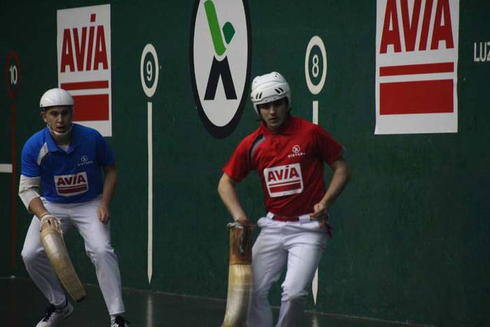 ZESTA PUNTA ELOLAREN OROIMEN 97 1512735806576