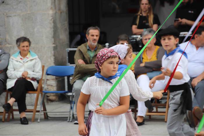 Dantzak, txistuak eta trikit 48 1565549096227