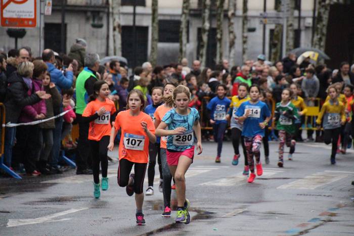 700 haur inguru XXXI. Ero Et 147 1516542753879