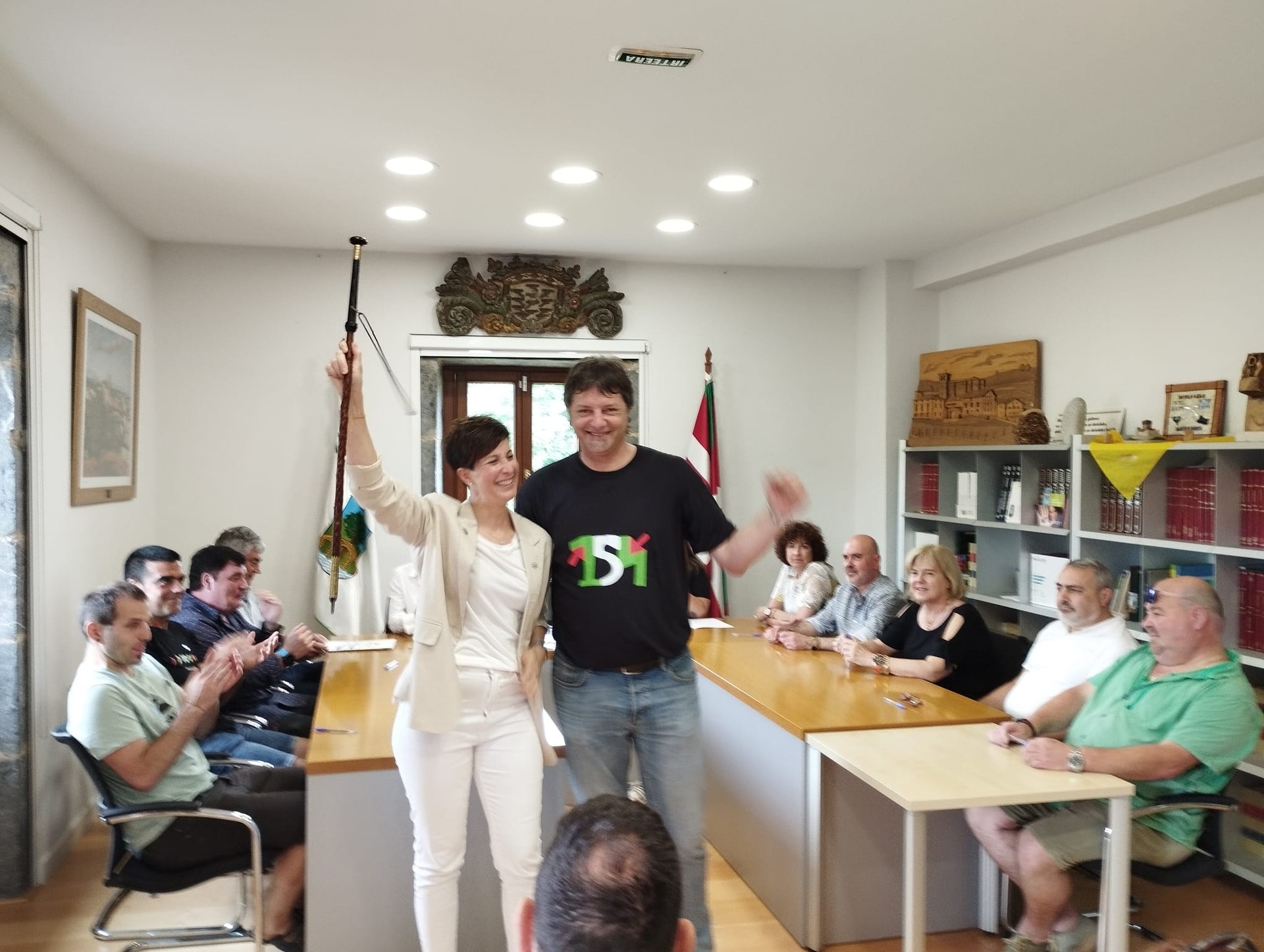 Urruzolak Amenabarri pasa dio aginte makila