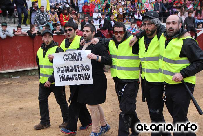 inauteriak 2016 zaldunita zezen plaza 67 1454867198112