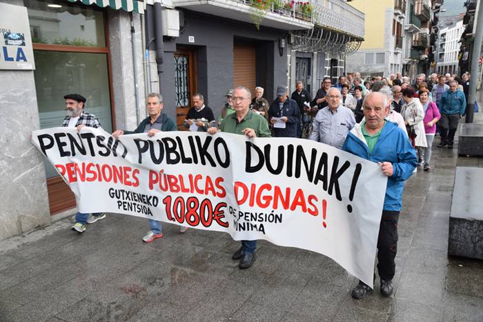 Pentsio duinak eskatu dituzt 9 1528717411528
