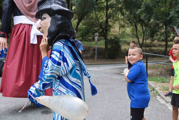 Kalejiraren atzetik eta buru 24 1660214358866