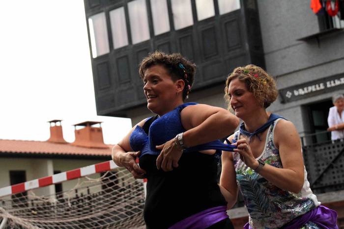 Lotsak ez du lekurik salontz 34 1565373551556