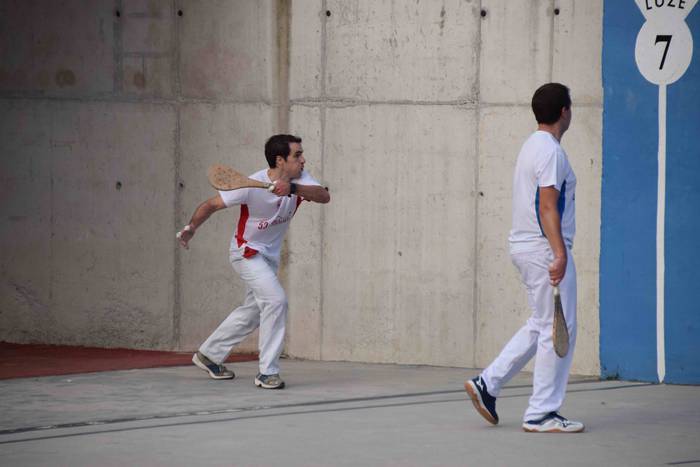 Txapelak jantzi dituzte 52.  5 1627714812237