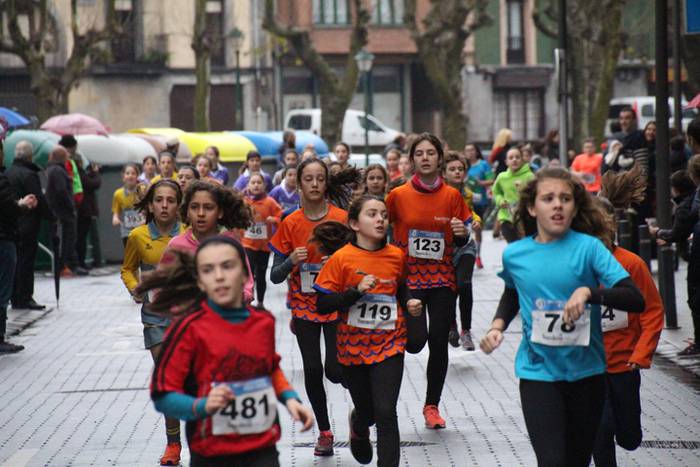 700 haur inguru XXXI. Ero Et 89 1516542385317