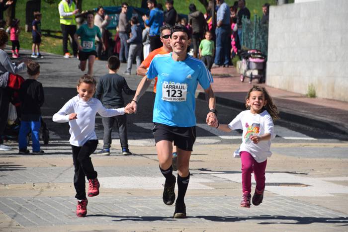 Hassan Ait Chaou eta Maitane 62 1489933936592