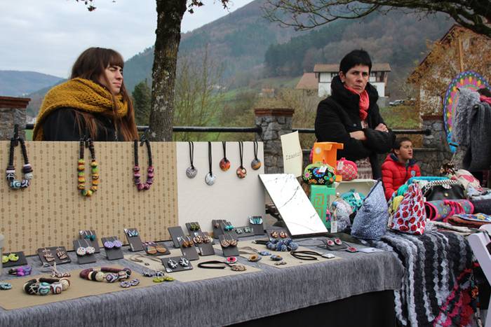 Azoka eguna Altzon 39 1481457440080