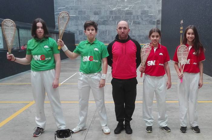 MATXALEN MENDIZABAL ETA MAIDER  ISASA ,  NESKEN XAREAREN HISTORIAN SARTU DIRA