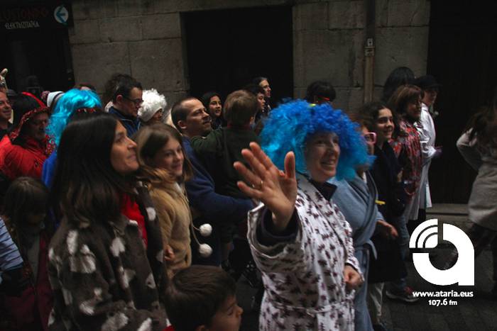 Pijamen iraultzak hartu du T 61 1488100178019