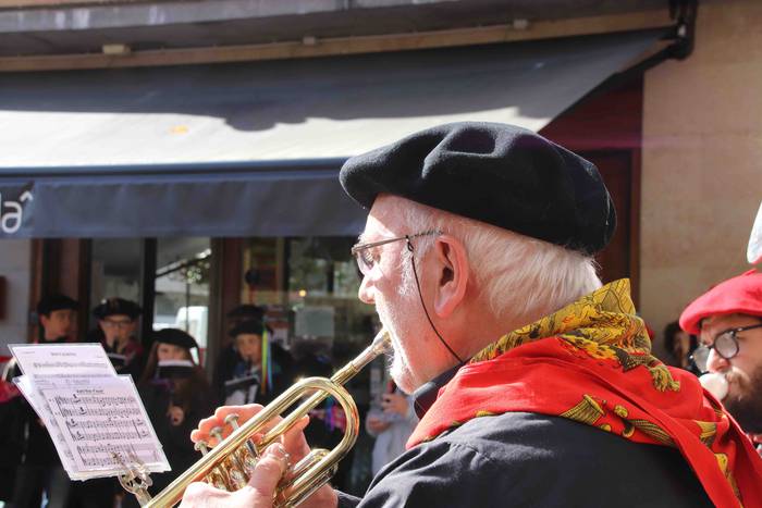 Ozen entzun dira txistularie 90 1551449321531