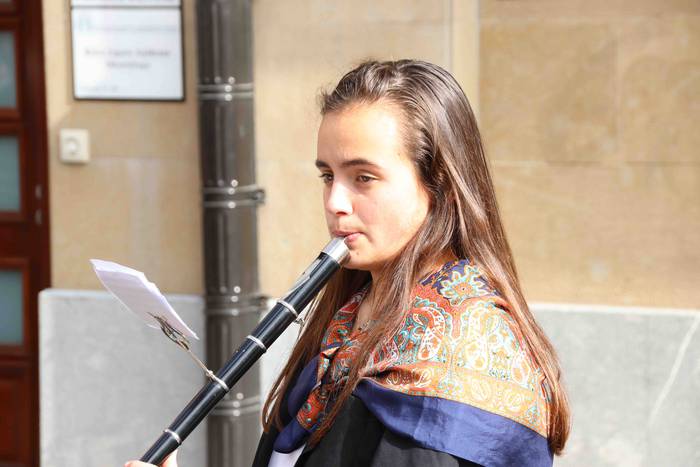 Ozen entzun dira txistularie 84 1551449257151