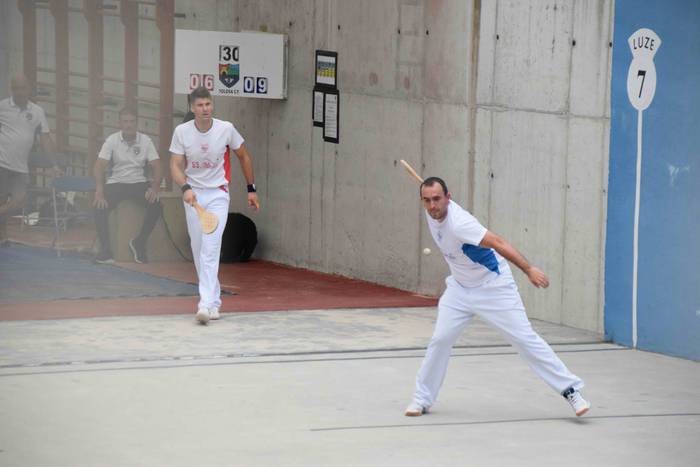 Txapelak jantzi dituzte 52.  22 1627714820644