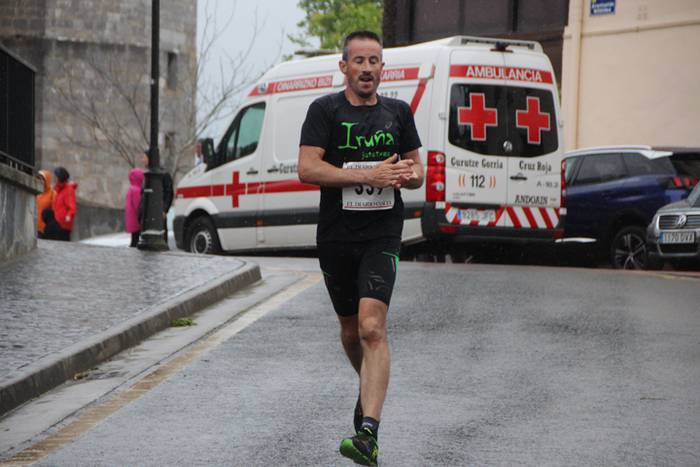 Aitziber Ibarbia eta Julen L 27 1493553871524