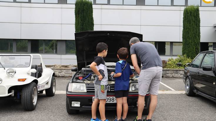 Auto klasikoen topagune izan da Bidania