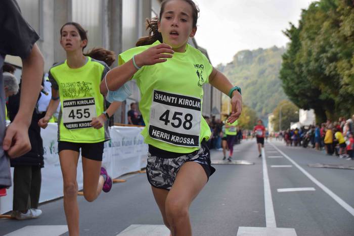 Gozatu egin dute txikienek S 62 1634039502390