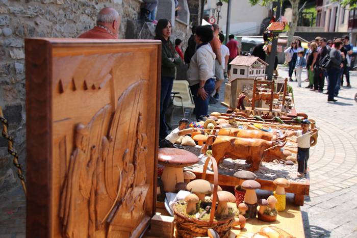 Artisau eta janari azoka iruran 16 1465128725706