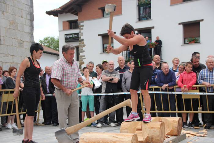 Abaltzisketa San Joan festak aizkora 9 1466947528811