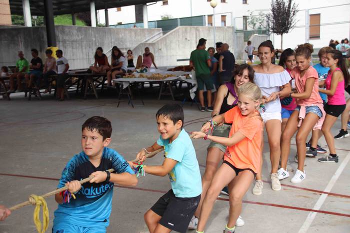 Jolasean igaro dute arratsal 63 1567097357455