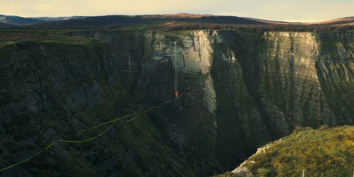 'Highline' erakustaldia eta dokumental-proiekzioa, gaur, Alegian