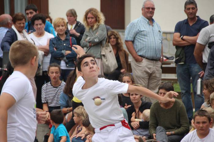 Puzgarriak, pilota eta karta 29 1501613832222