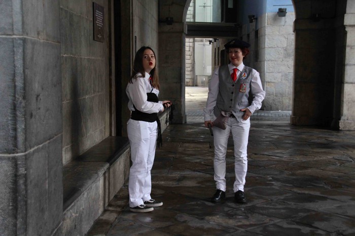 Berdez esnatzen da ekainaren 24a - 48