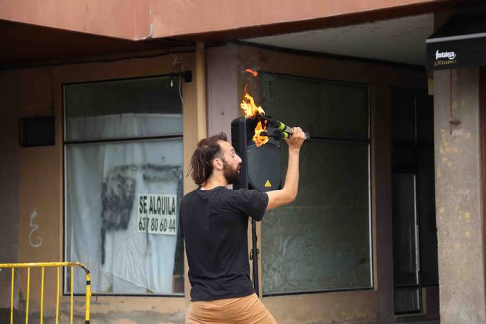 Malabareak eta akrobaziak na 54 1562507138856