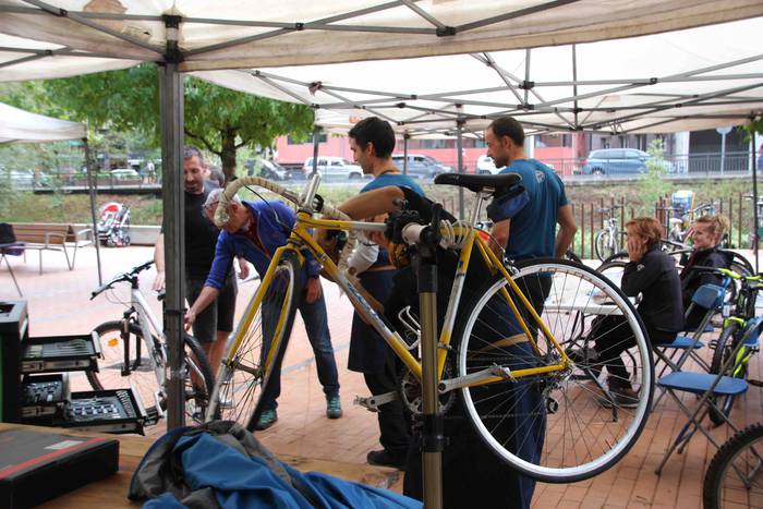 BIgarren eskuko azoka, mugik 14 1664013939208