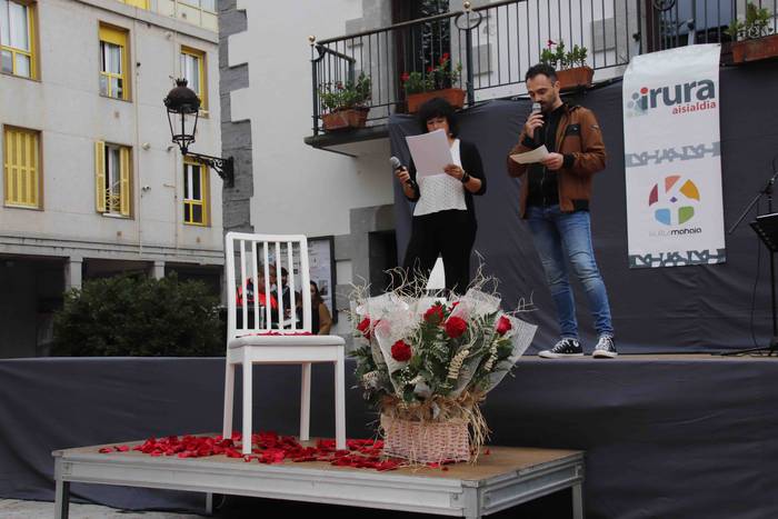 Aulki hutsak ekitaldia Irura 14 1632920811094