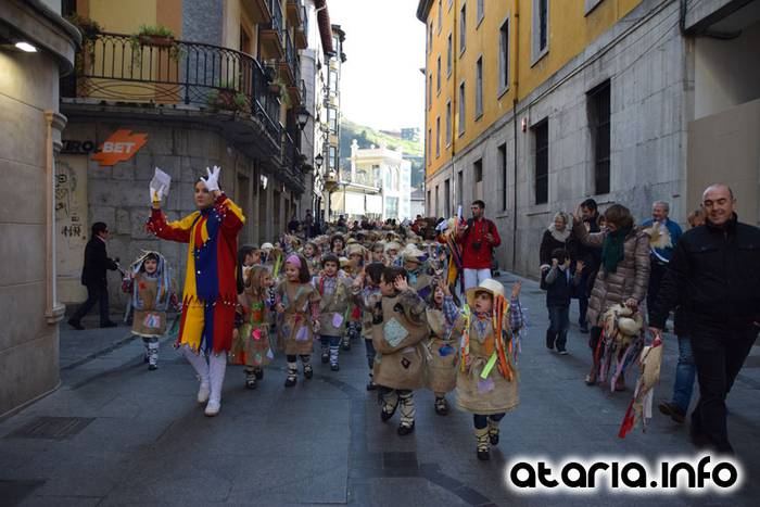 udaberri dantzari txikien kalejira 28 1454767834883