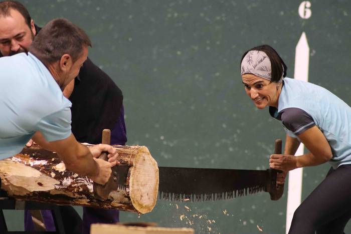 Helduek eraman dute garaipen 6 1668365793945