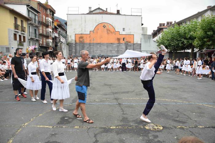 soka dantza santioak villabo 81 1532545167797