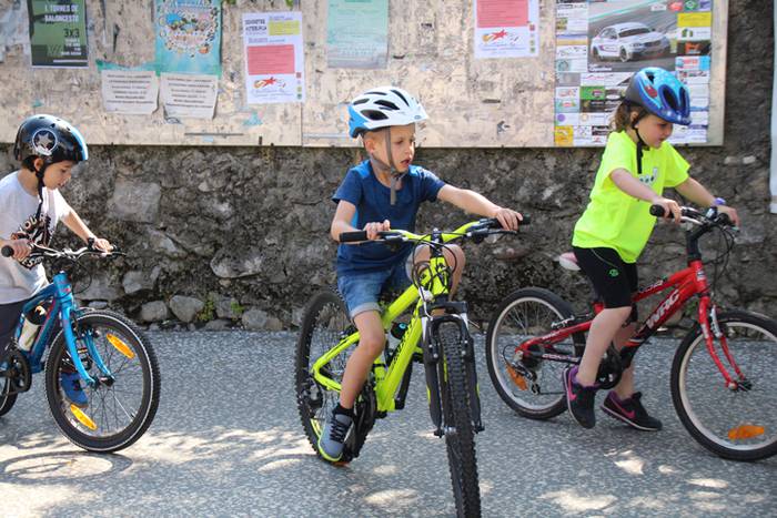 Bizikletan eta korrika ibili 10 1526819639603