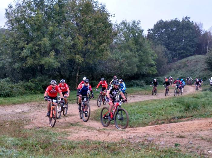 200 txirrindulari inguru, Ir 12 1570293786195